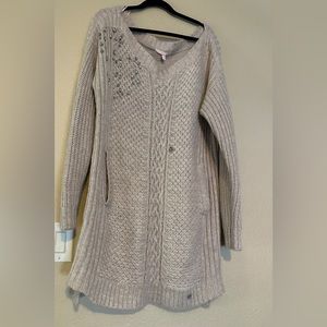VICTORIA SECRET KNIT SWEATER